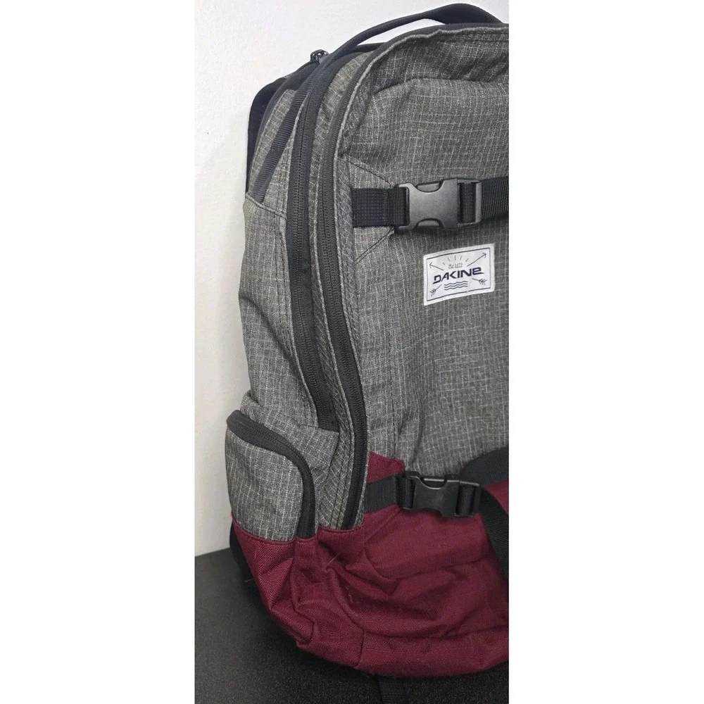 DAKINE PRO MISSION 25L BACKPACK Gray Red Buckles Strap Outdoor Snow Travel Sport